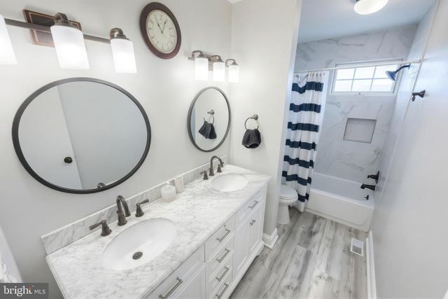 151 FOX RUN DR, York, PA 17403