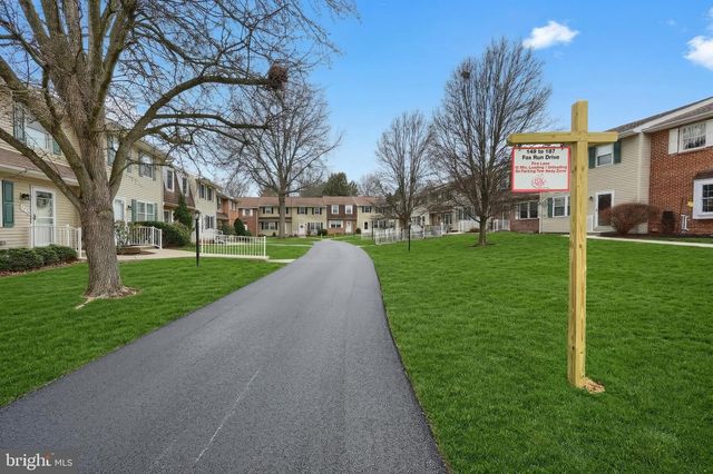 151 FOX RUN DR, York, PA 17403