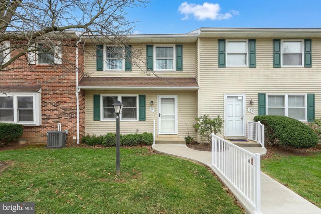 151 FOX RUN DR, York, PA 17403