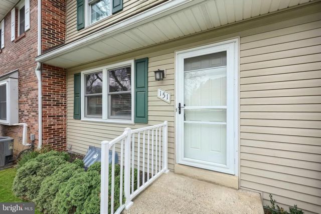 151 FOX RUN DR, York, PA 17403