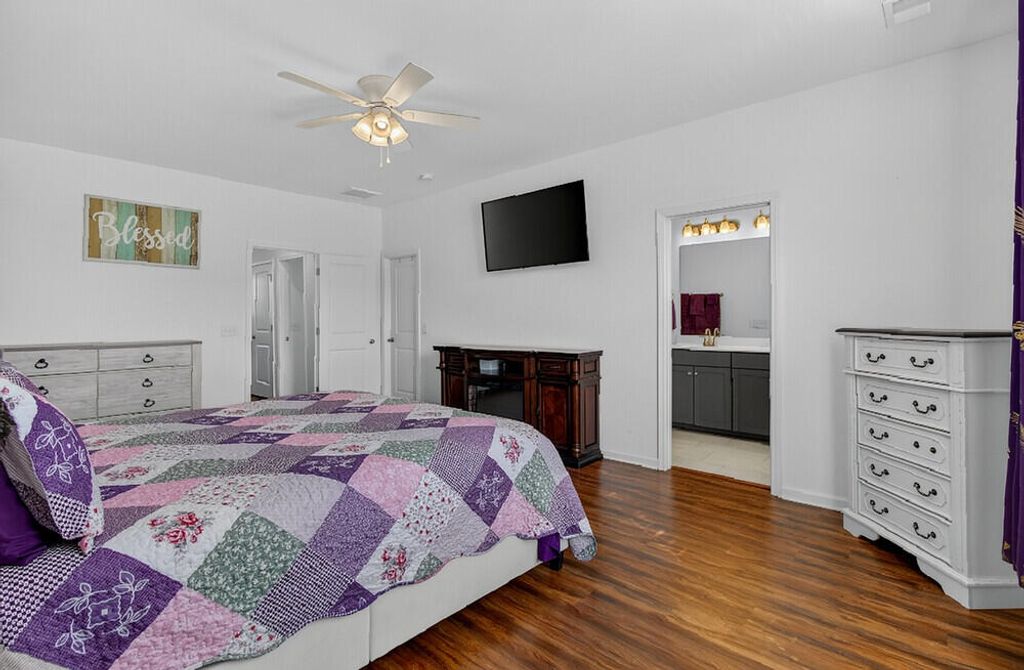 Image 16 of property listing at 861 Recess Point Drive, Moncks Corner, SC 29461