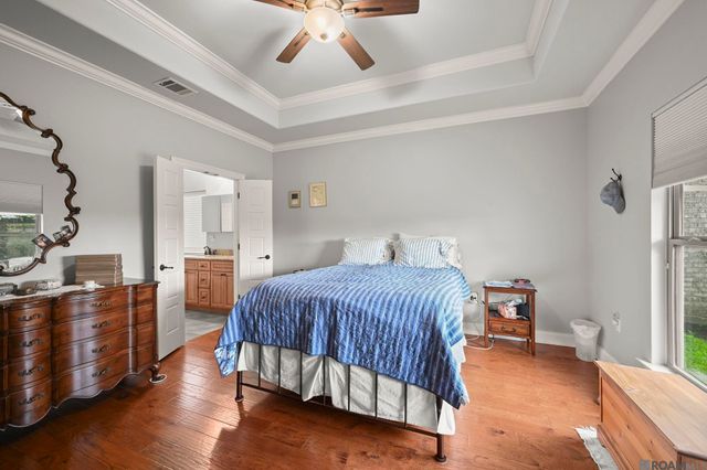 5324 Courtyard Dr, Gonzales, LA 70737