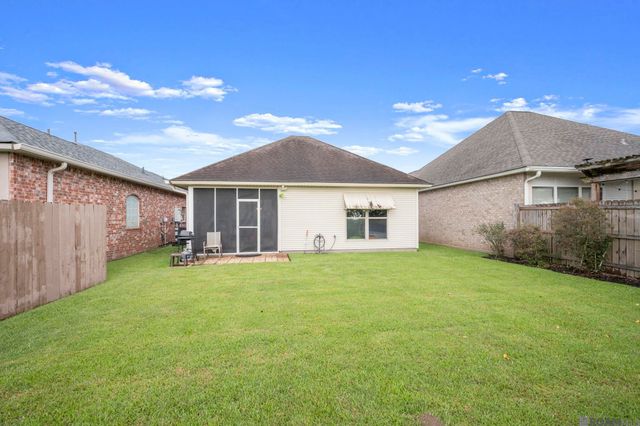 5324 Courtyard Dr, Gonzales, LA 70737