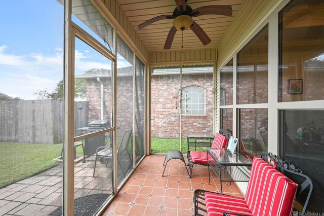 5324 Courtyard Dr, Gonzales, LA 70737