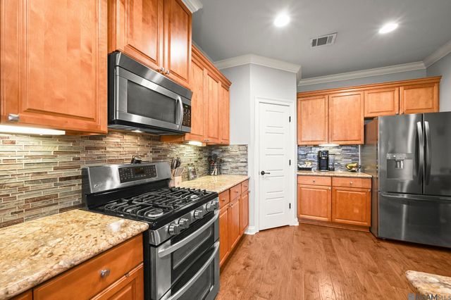 5324 Courtyard Dr, Gonzales, LA 70737