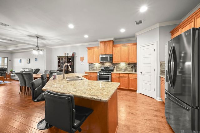 5324 Courtyard Dr, Gonzales, LA 70737