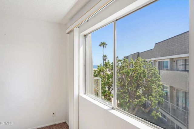 246 E Surfside Drive, Port Hueneme, CA 93041