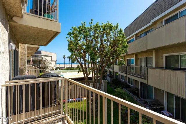 246 E Surfside Drive, Port Hueneme, CA 93041