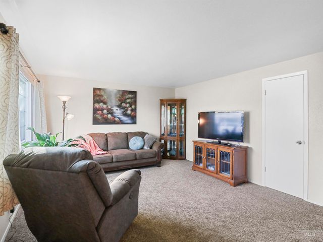 143 E Morris Ct, Kuna, ID 83634