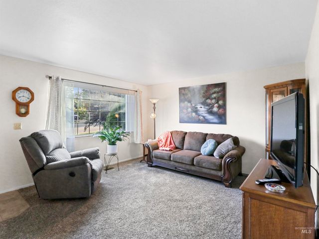 143 E Morris Ct, Kuna, ID 83634