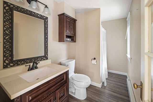 15 E Grove St, Middleboro, MA 02346