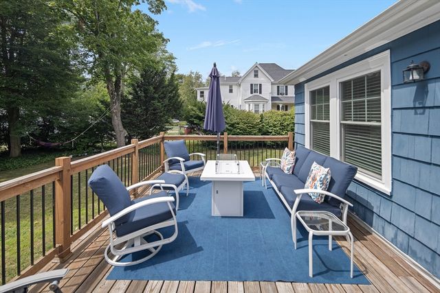 15 E Grove St, Middleboro, MA 02346
