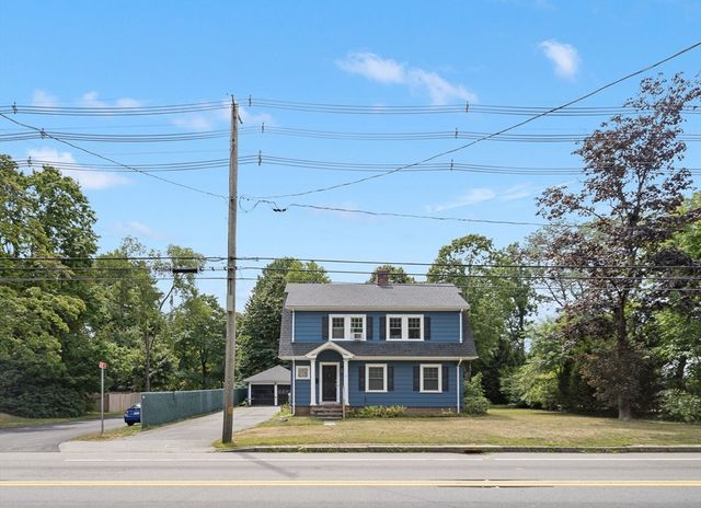 15 E Grove St, Middleboro, MA 02346