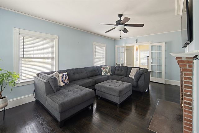 15 E Grove St, Middleboro, MA 02346