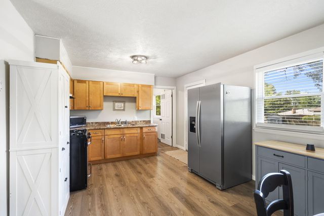 3123 W Farm Road 168, Springfield, MO 65807