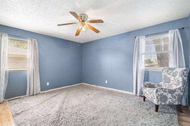 3123 W Farm Road 168, Springfield, MO 65807