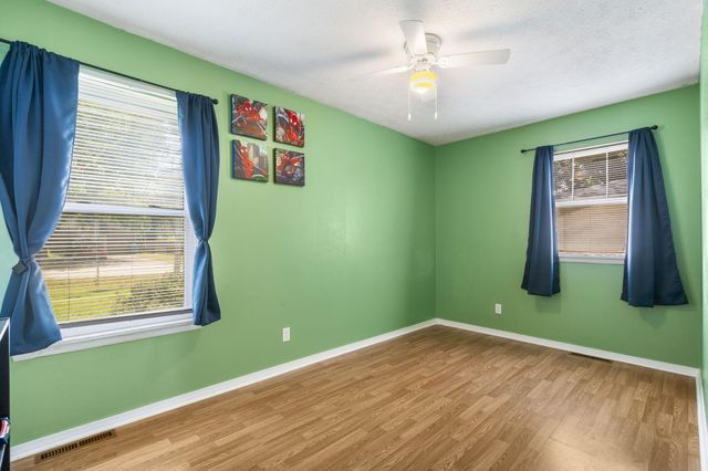 3123 W Farm Road 168, Springfield, MO 65807