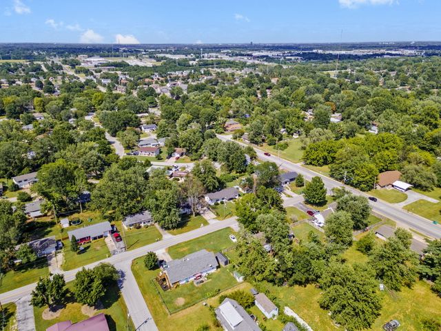 3123 W Farm Road 168, Springfield, MO 65807