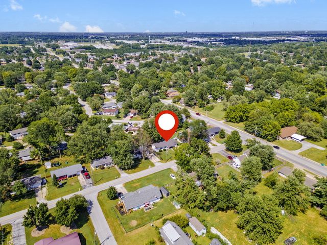 3123 W Farm Road 168, Springfield, MO 65807