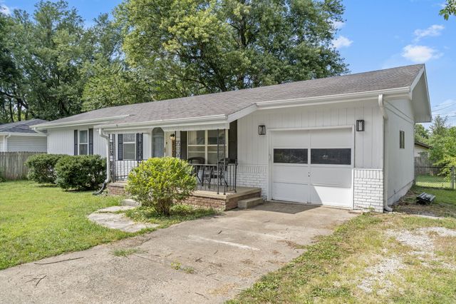 3123 W Farm Road 168, Springfield, MO 65807