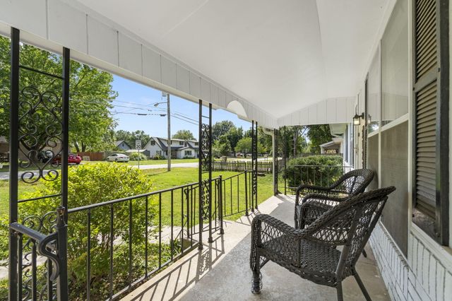 3123 W Farm Road 168, Springfield, MO 65807