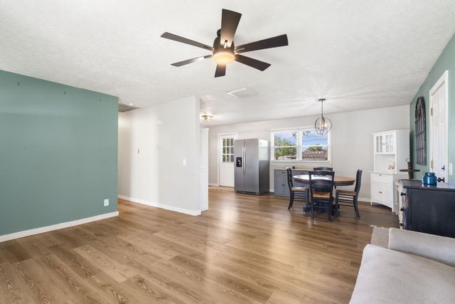 3123 W Farm Road 168, Springfield, MO 65807