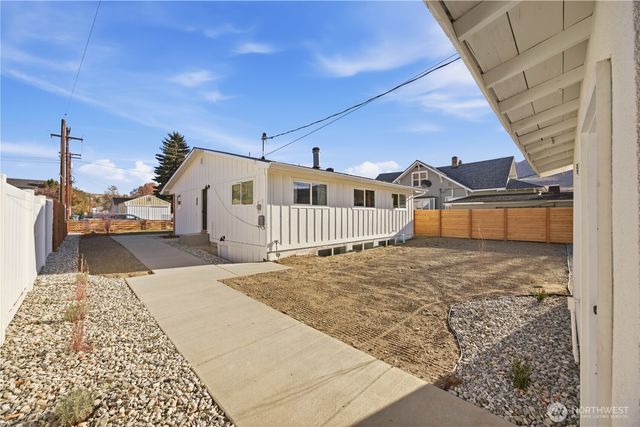 409 N Cedar Street, Chelan, WA 98816