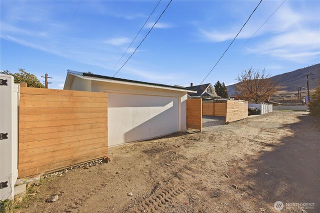 409 N Cedar Street, Chelan, WA 98816