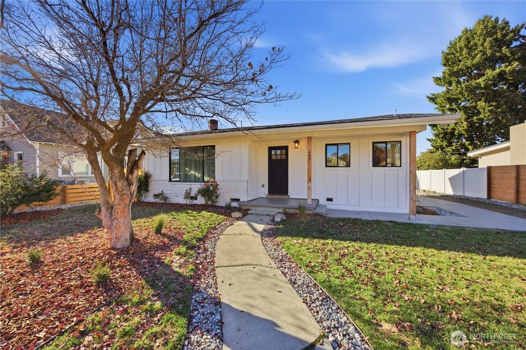 409 N Cedar Street, Chelan, WA 98816