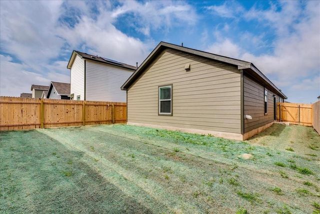 222 Gypsum VLY, Maxwell, TX 78656