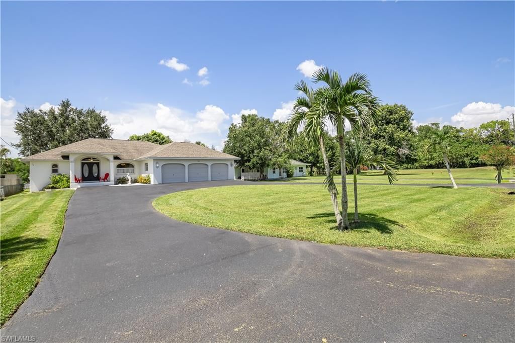 1285 Driftwood DR, NORTH FORT MYERS, FL 33903 — exterior