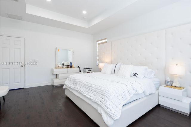 8885 NW 100th Place, Doral, FL 33178