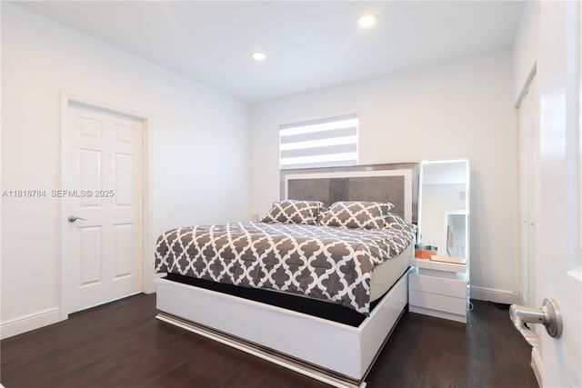 8885 NW 100th Place, Doral, FL 33178