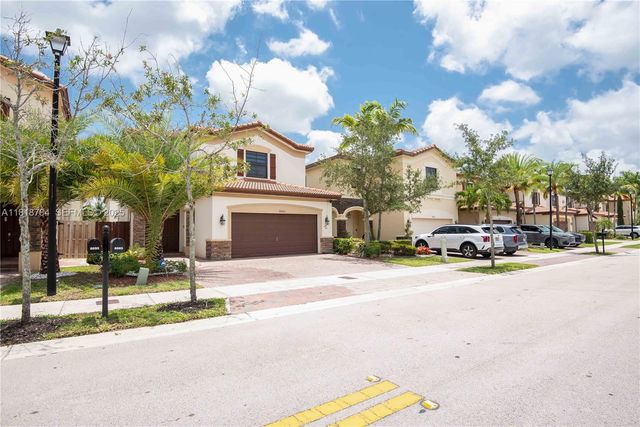 8885 NW 100th Place, Doral, FL 33178