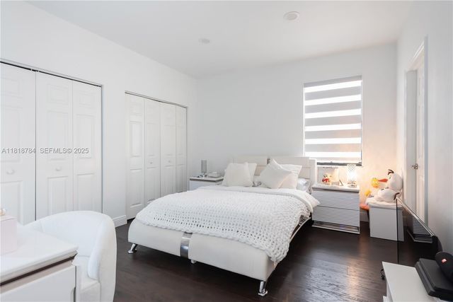 8885 NW 100th Place, Doral, FL 33178