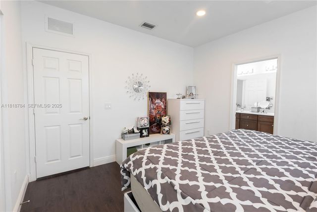 8885 NW 100th Place, Doral, FL 33178