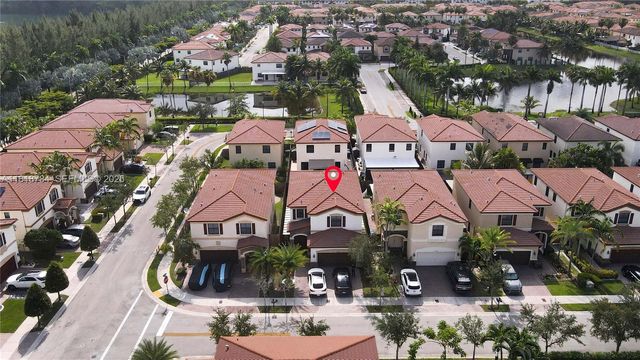 8885 NW 100th Place, Doral, FL 33178
