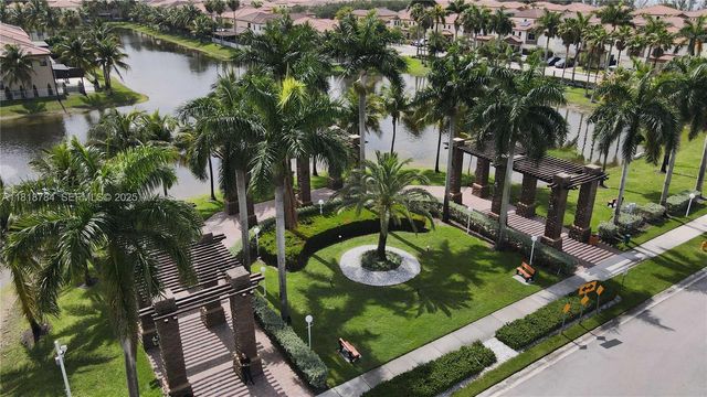 8885 NW 100th Place, Doral, FL 33178