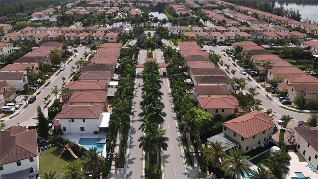 8885 NW 100th Place, Doral, FL 33178