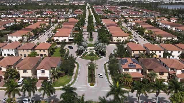 8885 NW 100th Place, Doral, FL 33178