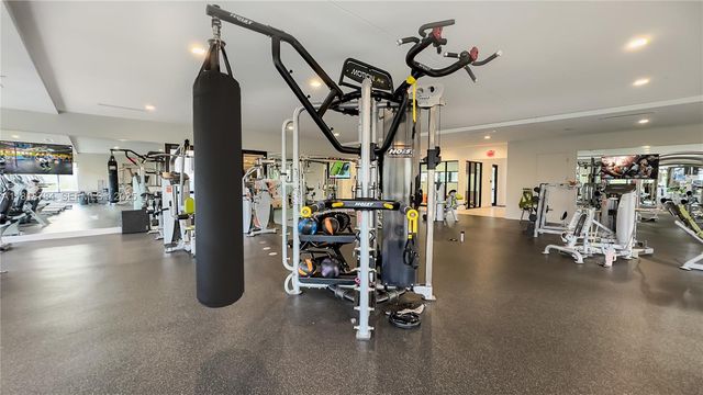 8885 NW 100th Place, Doral, FL 33178