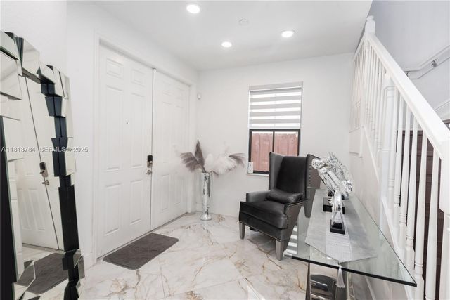 8885 NW 100th Place, Doral, FL 33178