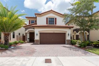 8885 NW 100th Place, Doral, FL 33178