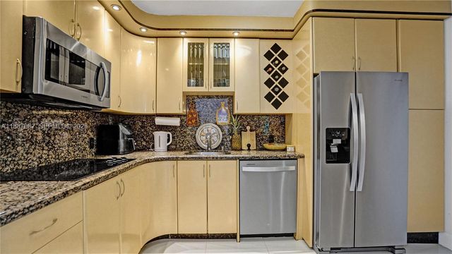 100 Bayview Drive 1931, Sunny Isles Beach, FL 33160
