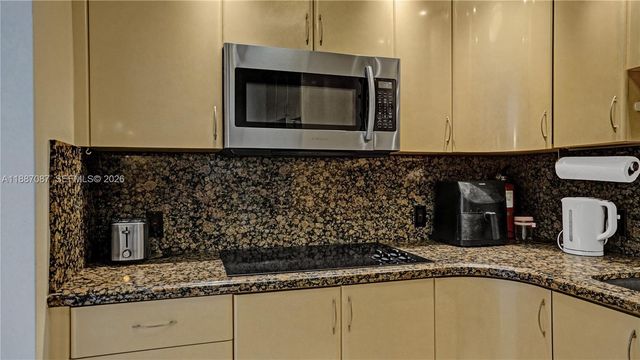 100 Bayview Drive 1931, Sunny Isles Beach, FL 33160