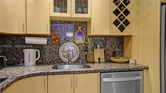 100 Bayview Drive 1931, Sunny Isles Beach, FL 33160