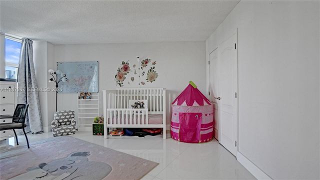 100 Bayview Drive 1931, Sunny Isles Beach, FL 33160