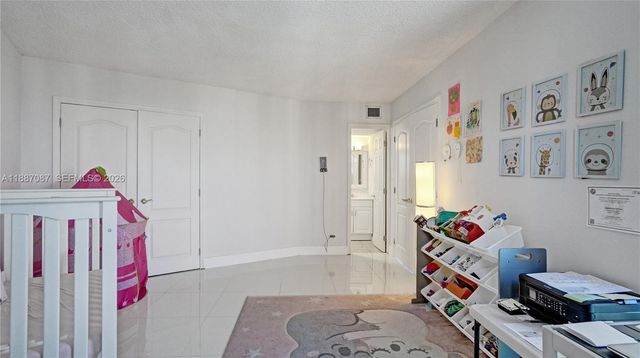 100 Bayview Drive 1931, Sunny Isles Beach, FL 33160