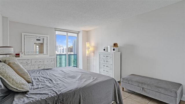 100 Bayview Drive 1931, Sunny Isles Beach, FL 33160