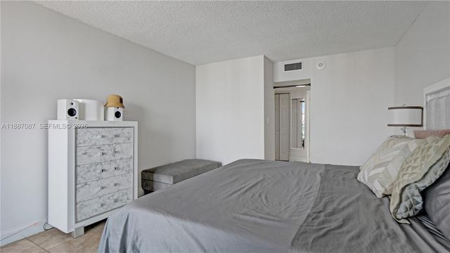 100 Bayview Drive 1931, Sunny Isles Beach, FL 33160